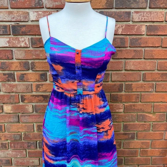 Dress - Picture 8 of 9